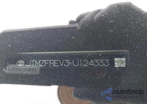 2017 Toyota Rav4 Le z USA, uszkodzony, nr VIN JTMZFREV3HJ124333